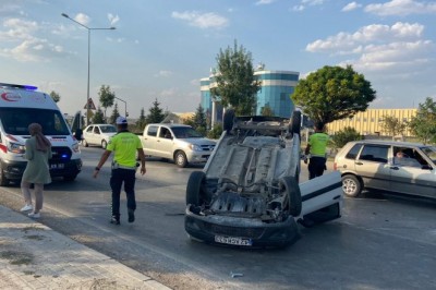 Ters dönen otomobilden şans eseri hafif yaralı çıktı