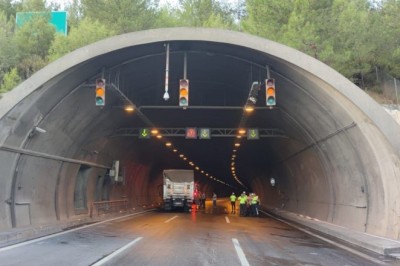 İzmir-Aydın Otoyolu’nda feci kaza: 4 ölü, 2 yaralı