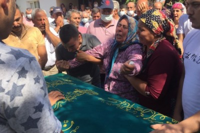 Manisa’daki trafik kazasında ölen 4 kişi toprağa verildi