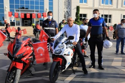 Battalgazi’de motosiklet kortejli zafer bayramı kutlaması