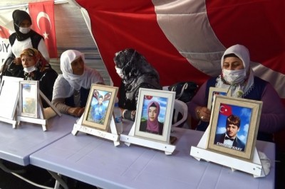 Evlat nöbetindeki gözü yaşlı anneden oğluna çağrı: