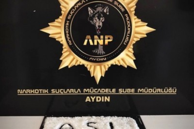 Narkotik ekipleri 'aşı çağrısı'nı yakaladıkları uyuşturucu madde ile yaptı