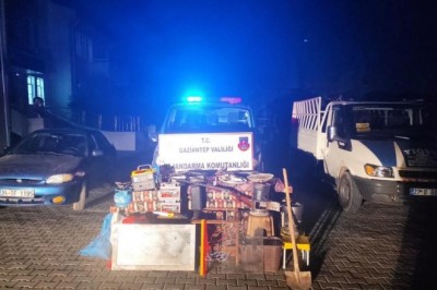 Bağ evini boşalttılar, önce kameraya sonra jandarmaya yakalandılar