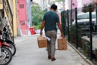 Çürümeye terk edilen kitaplarla şehitlerin adını kütüphanelere yazdı